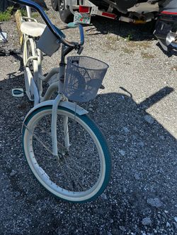 Huffy Cruiser Bike with Front Basket