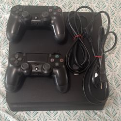 PS4 Slim 