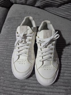 On Cloud shoes 7.5W