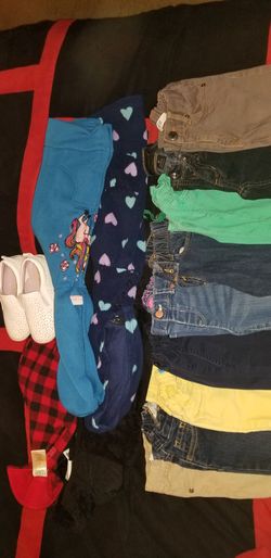 Lightly used 14 piece 5t girls fall/winter lot plus 2 pair of shoes