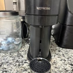 Coffee Machine With Milk Frother 