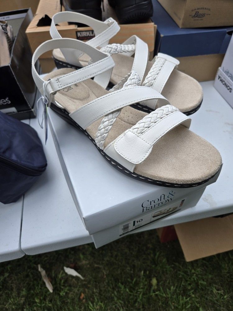 Croft & Barrow ladies Ortholite, ECO, sandals, white, NEW, never worn, size 10