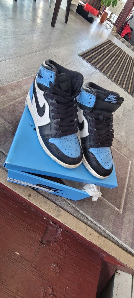 Boys Nike Shoes Size 4Y