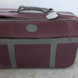 Vacation College Suitcase Zippered Luggage. Or Use As A Storage Box.
Pickup East or West