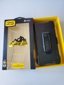 Otter box defender for a Samsung Galaxy S10+