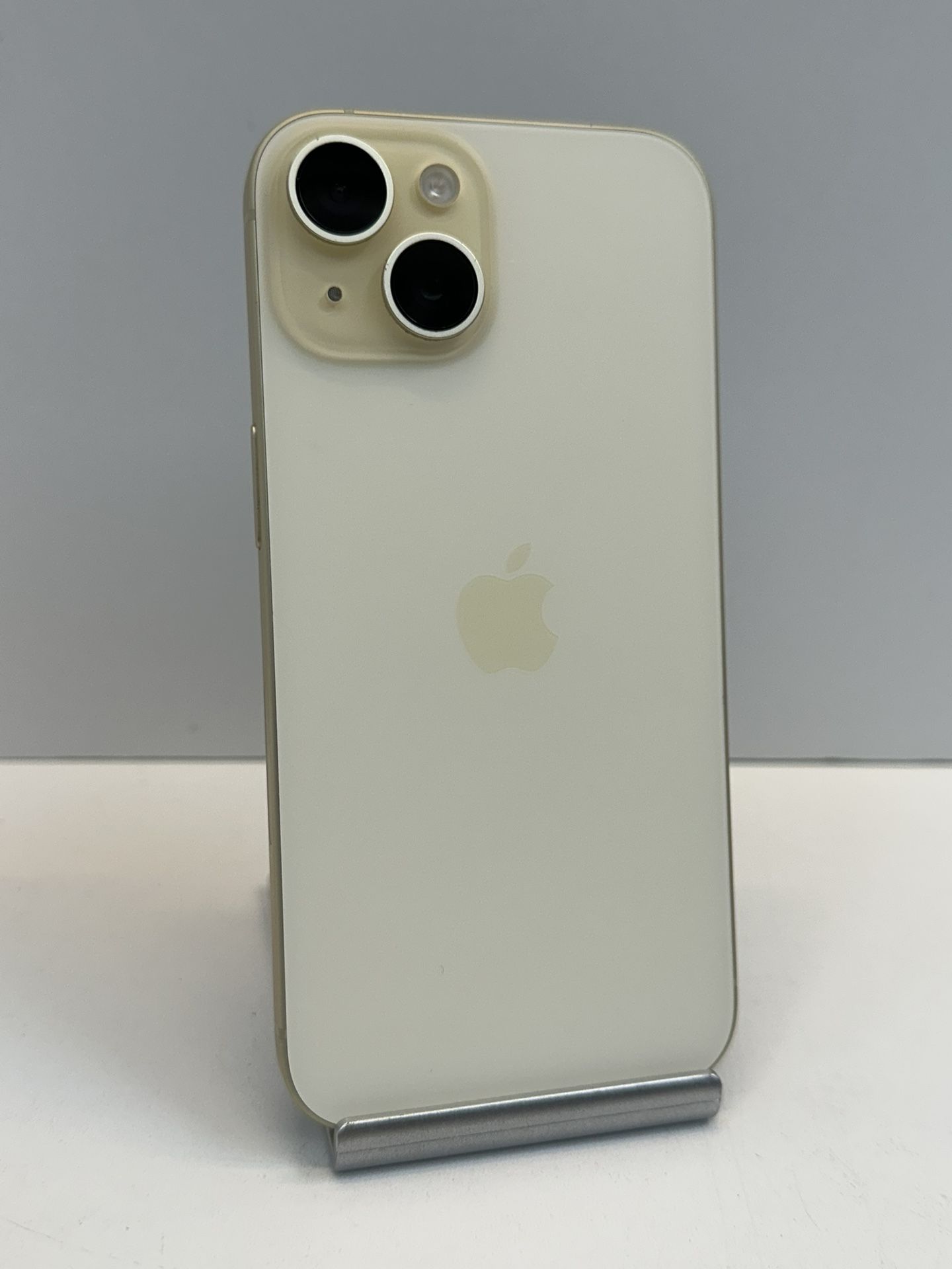 Apple iPhone 15 128gb. ( Fully Unlocked Device )