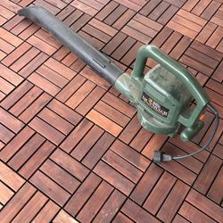 Black & Decker Leaf Blower / Vacuum 