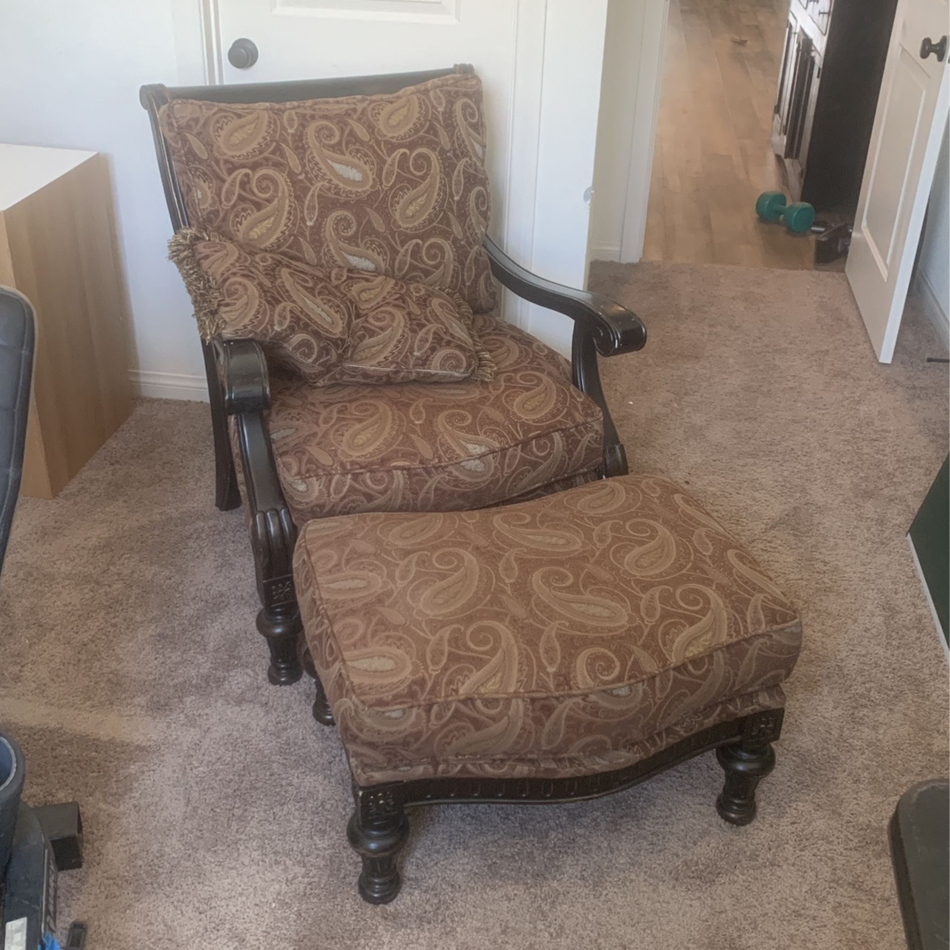    Chair With  Ottoman