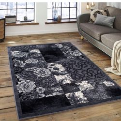 8/10 Floral Gray Rug 