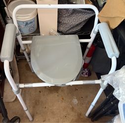 Portable Commode Chair (with bucket lid)