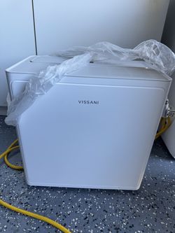 Vissani Dehumidifier from Home Depot