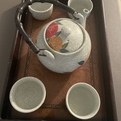 Vietnamese Tea Set with Carrier 
