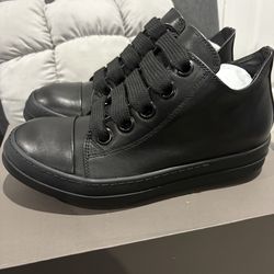 Rick Owens Jumbo Lace Low Top Sneakers Black Leather EU 42