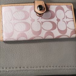 PINK  WOMANS COACH WALLET
