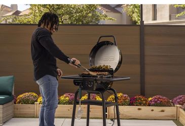 Grill Electric  y Charcoal  new in box