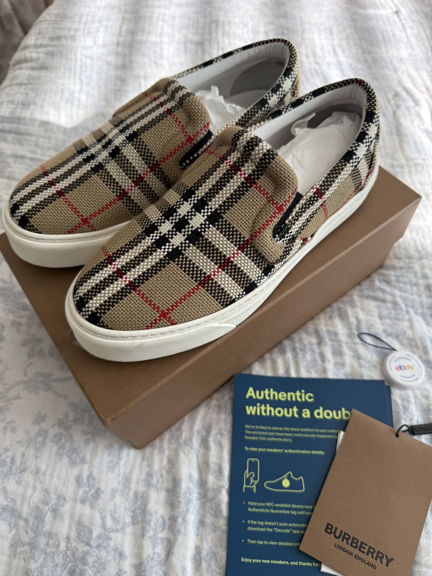 Like New Burberry Women Sneakers