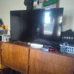 Used INSIGNIA 42" TV 