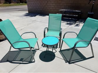 4-piece set Patio table and 3 chairs