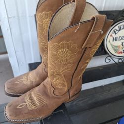 Size 7.5 Buenas Condisiones 