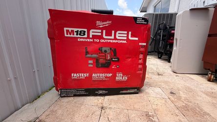 Milwaukee M18 FUEL SDS Plus Rotary Hammer Kit