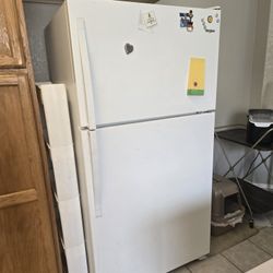 Whirlpooll refrigerator?$
75