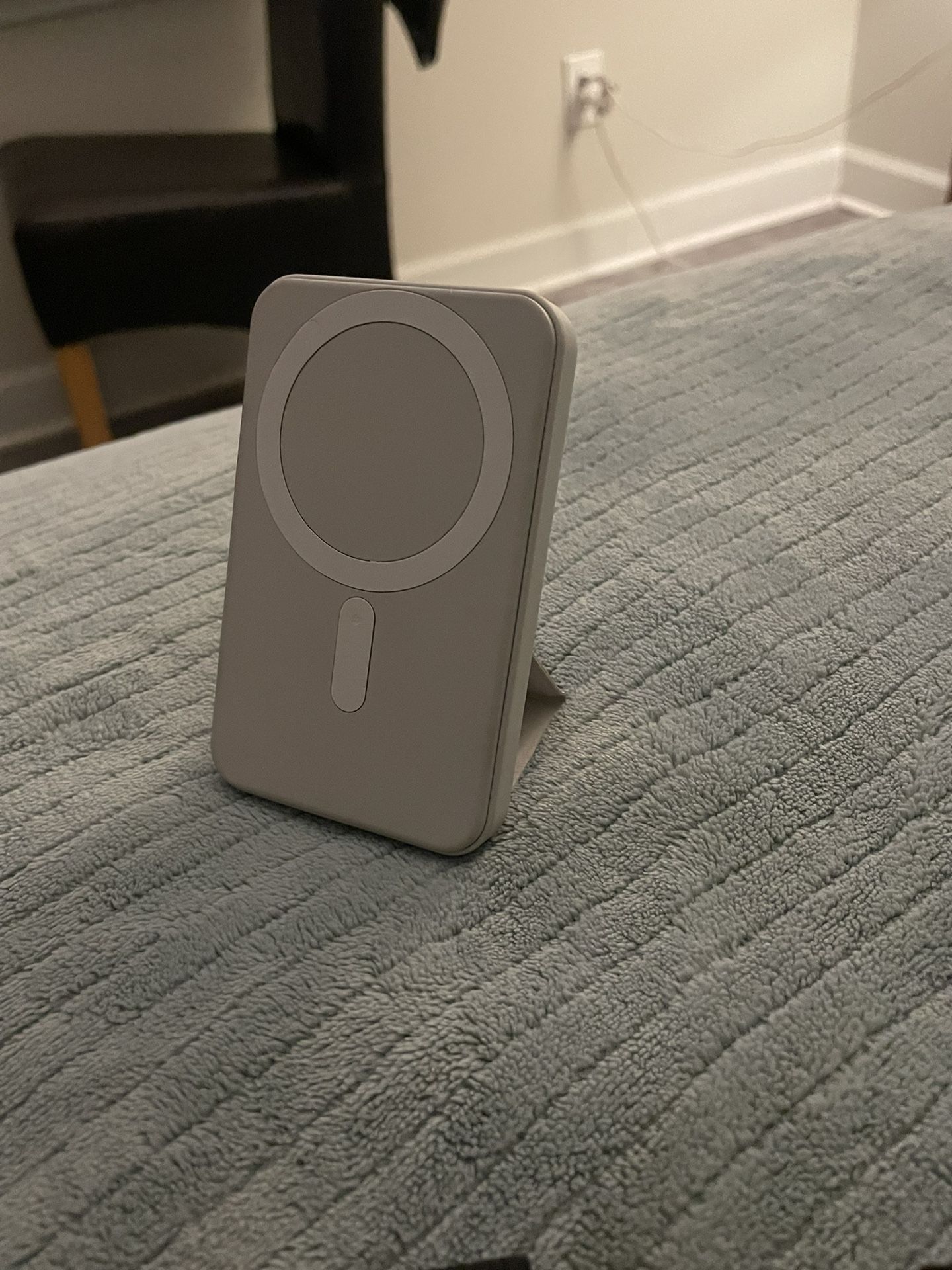 Phunkeetree Wireless Magnetic Power Bank