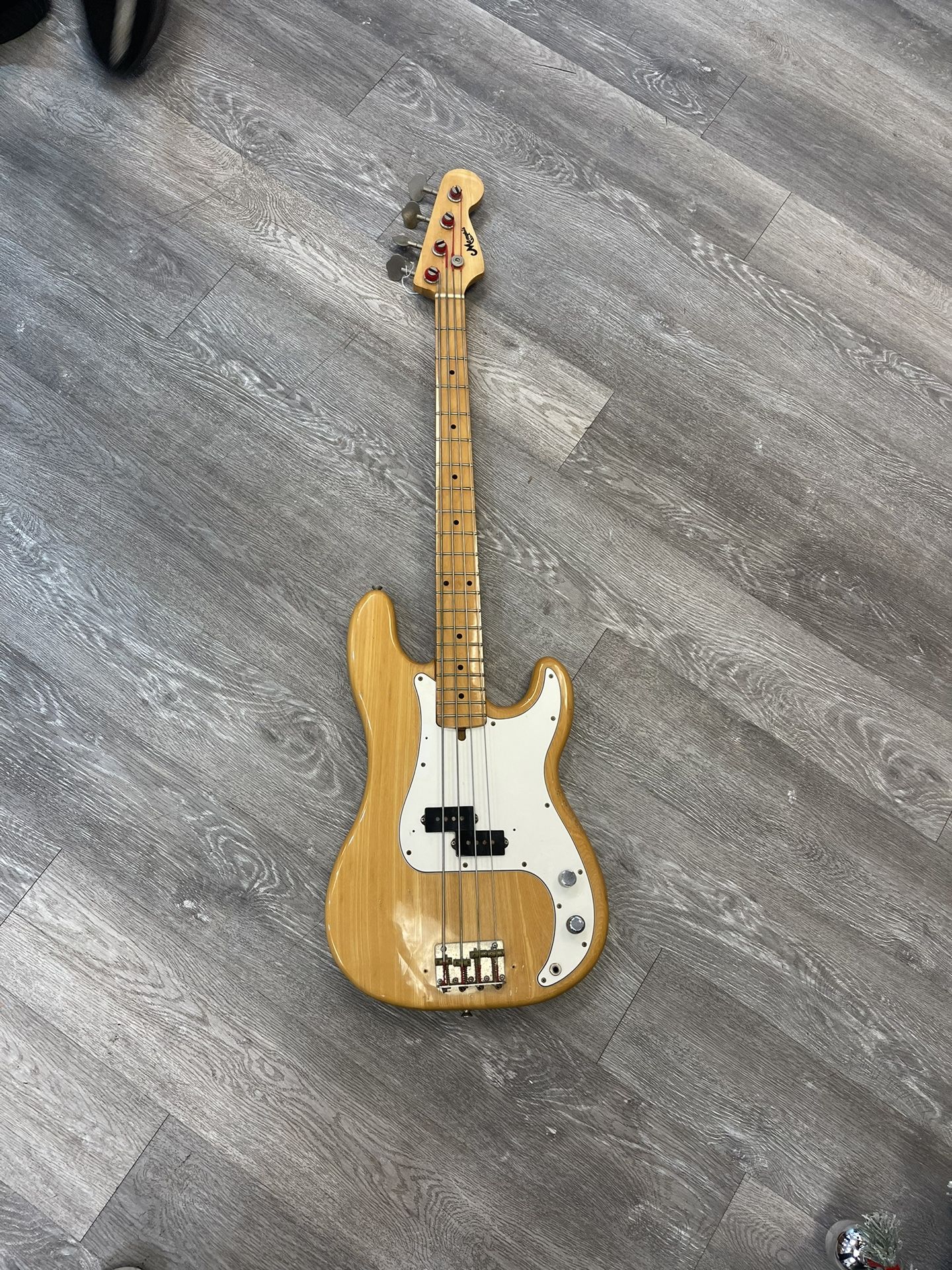 Memphis 4 String Bass for Sale in Yorkville, IL OfferUp