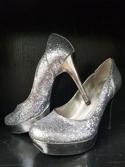 Guess Heels Size 7 1/2