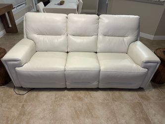 City Furniture Power Reclining Sofa – Ivory | Excellent Condition