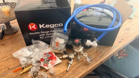 2x Kegco KC Double Gauge Regulator with Splitter
