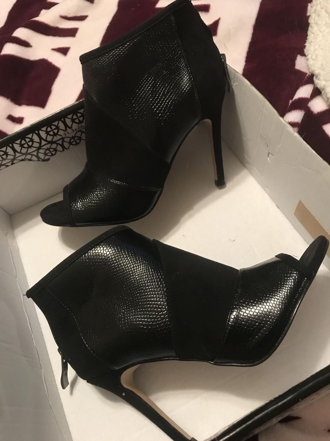 Nicole Miller Ellie Peep Toe NEW