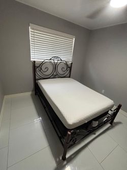 Full size bed frame and matresss