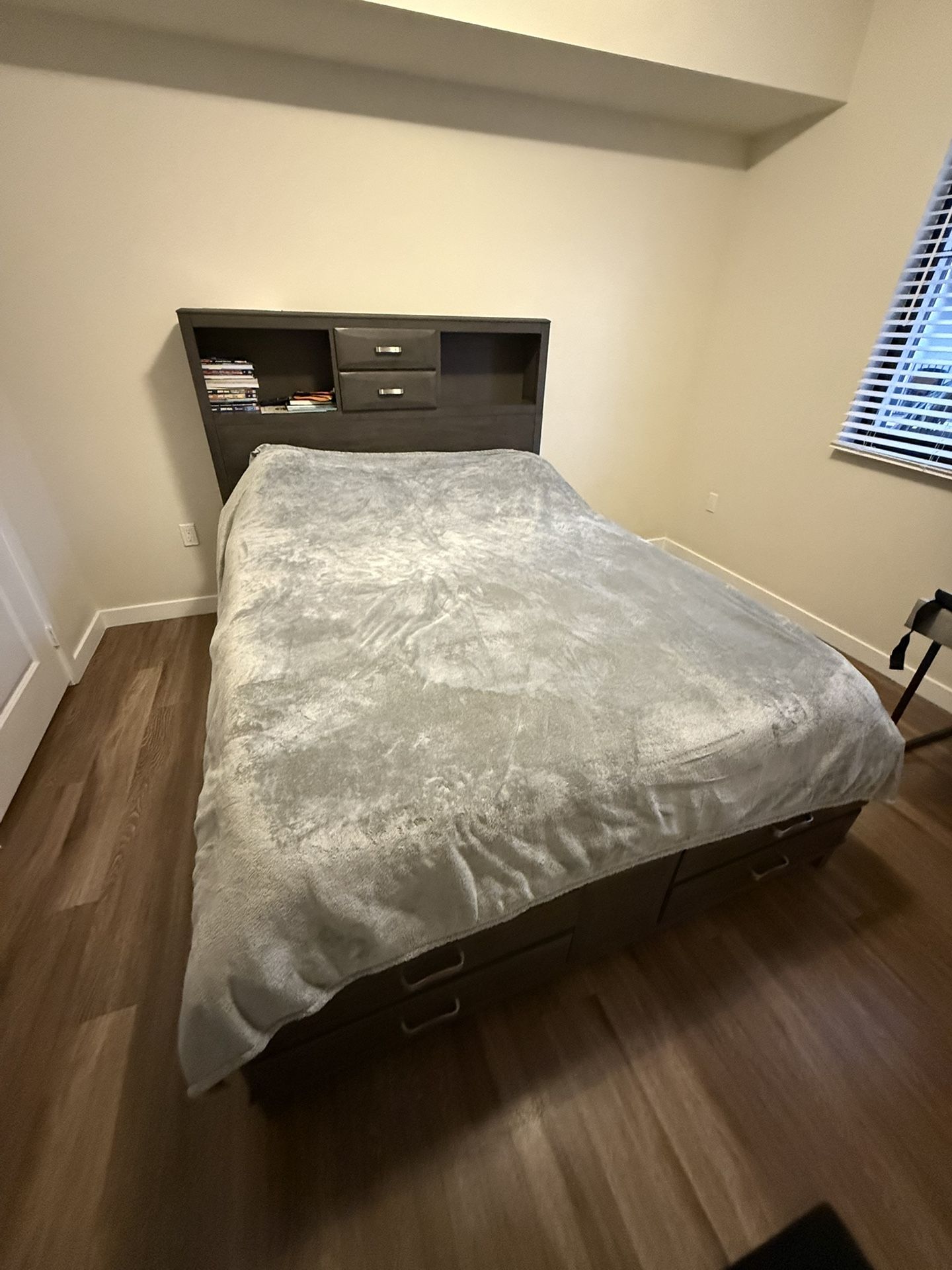 Ashley Furniture Queen Storage Bed – 8 Drawers! (Bed Frame Only)