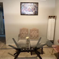 Dinning Table And Chairs 🪑 2 