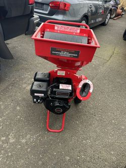 PREDATOR 6.5 HP (212cc) Chipper Shredder  