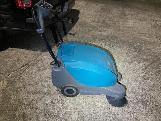 Tennant Industrial Walk Behind Sweeper/Scrubber S5