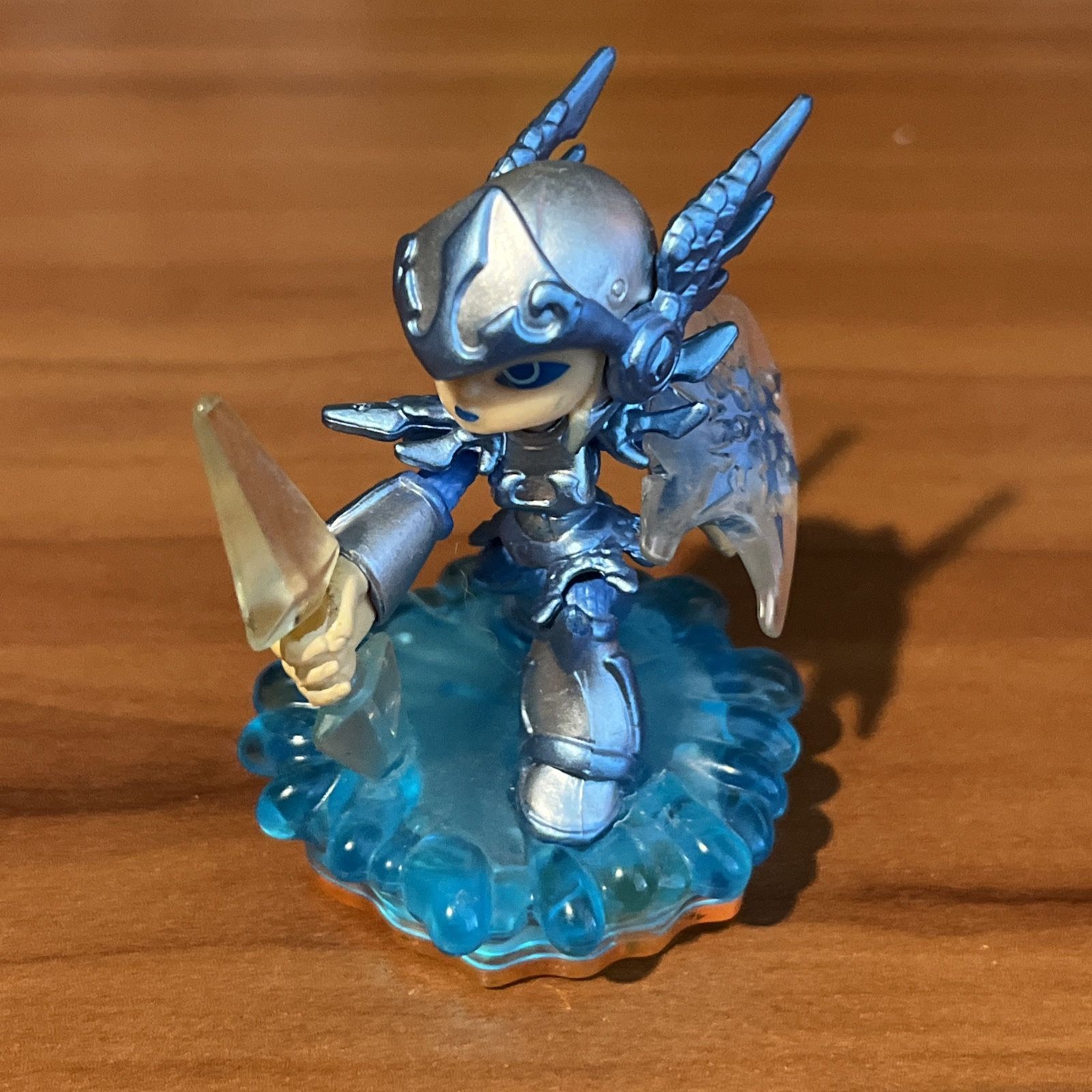 SKYLANDERS Giants CHILL LIGHTCORE Figure