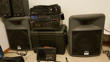 Pair of peavey PR 12