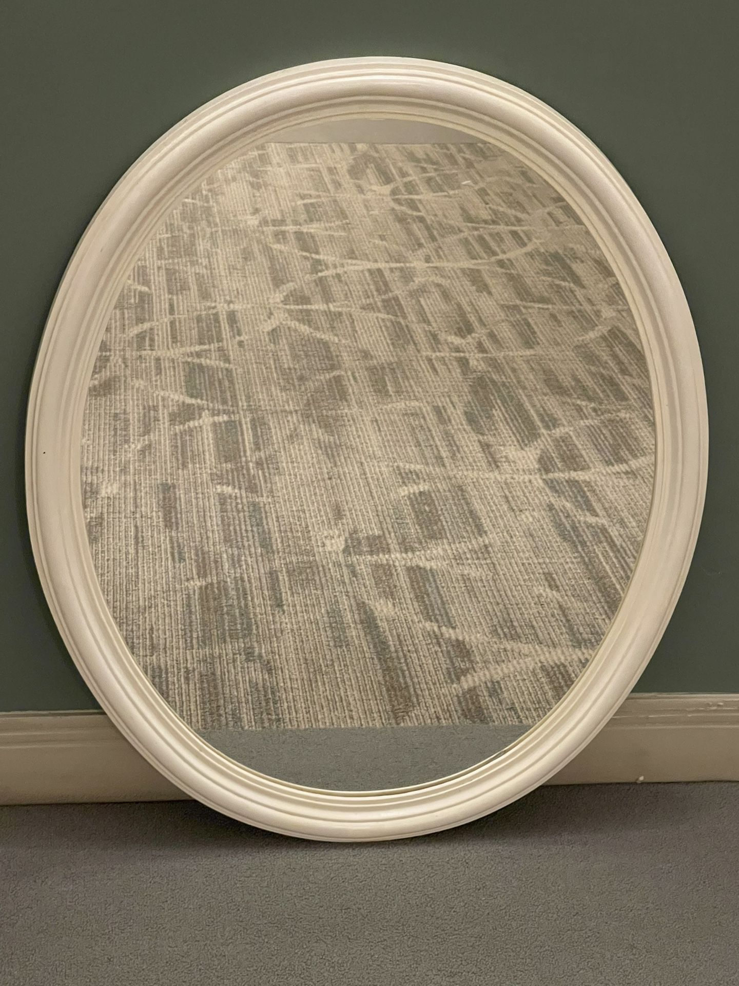Mid-Size (25" x 31"), Sculpted-Wood, WHITE Framed OVAL WALL MIRROR