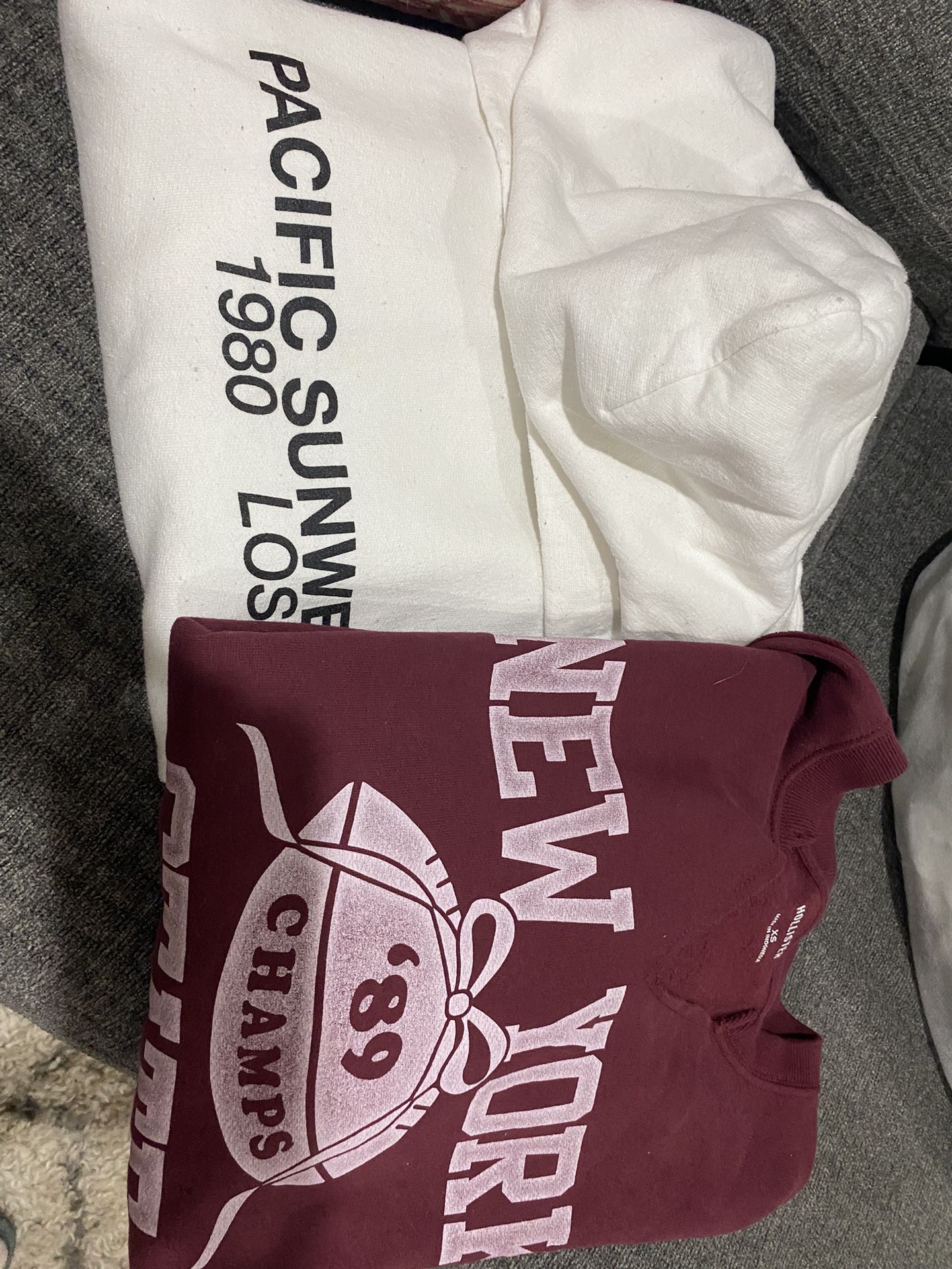 Women’s Sweatshirts Size Xs-S 