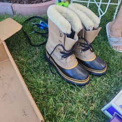 Sorel Caribou  Size 9 Water Boot.  Snow Boots. 