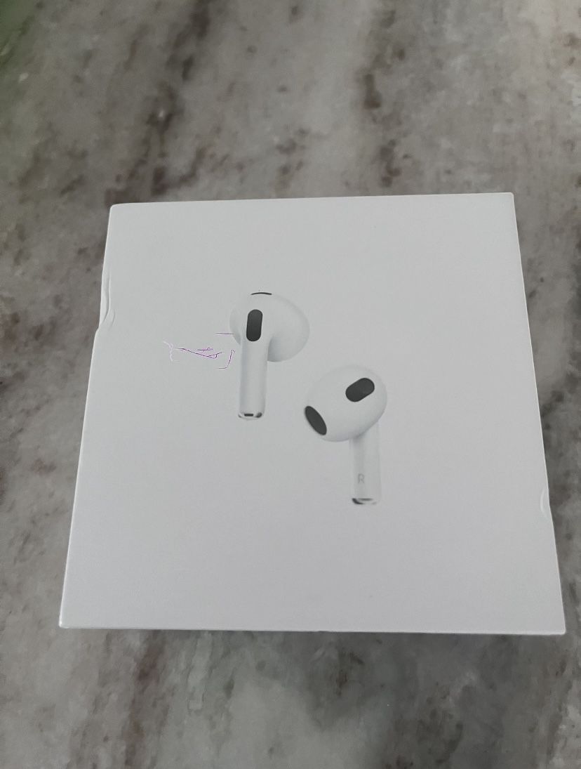 3rd Generation Apple Airpods - Excellent