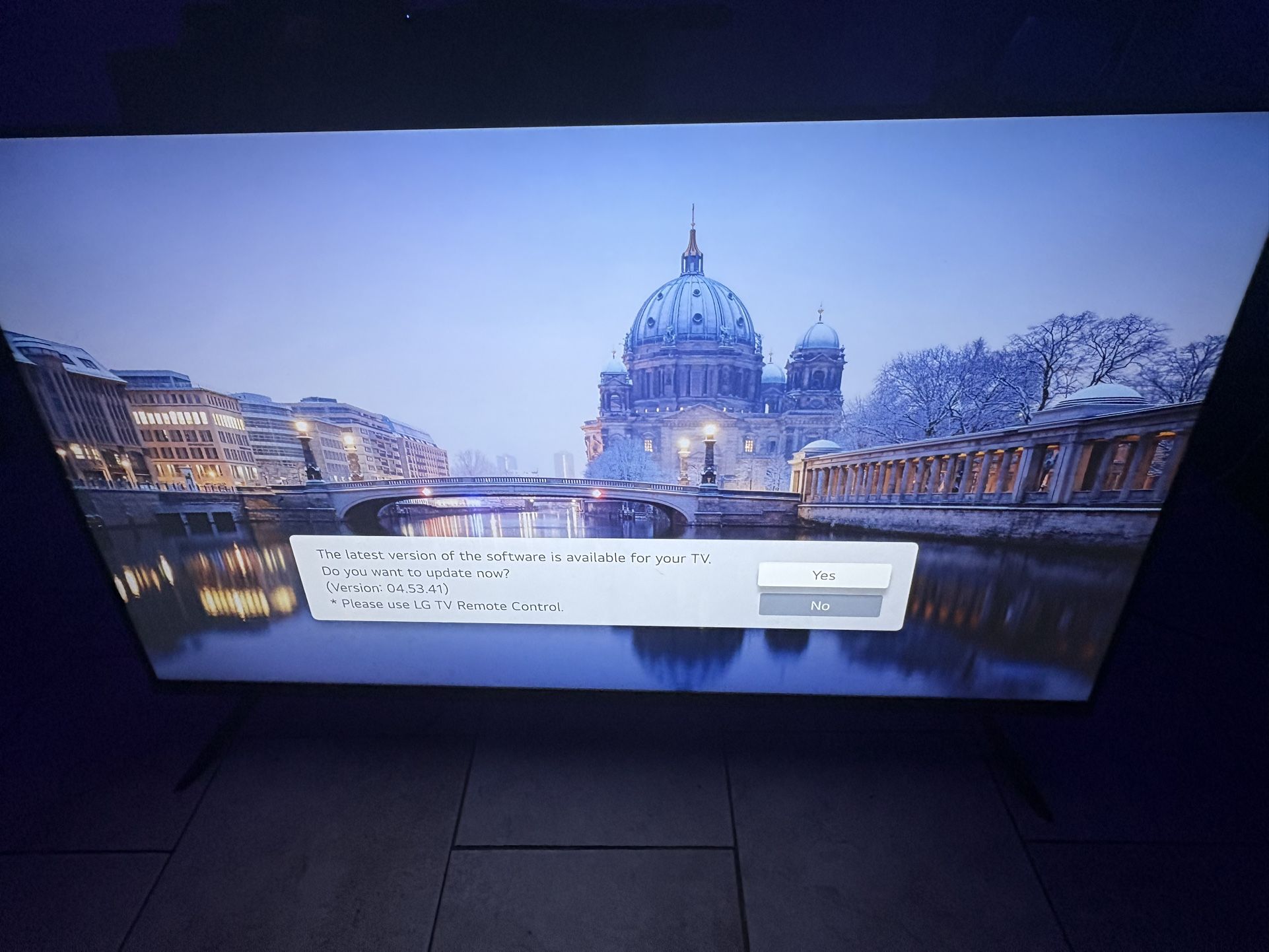 LG 4k UHD TV 42In
