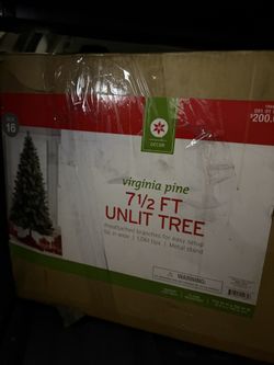 7.5ft Unlit Christmas Tree