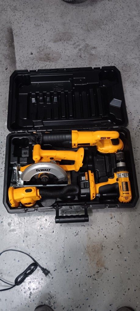 Dewalt DC4CKITA 18V Cordless Compact 4-Tool Combo Kit