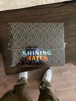 Pokémon Shining Fates Tin Display