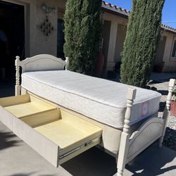 Twin Solid Bed W/ Mattress & Storage Drawers! 