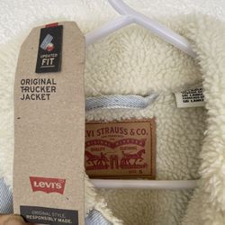 Levi's  Women's sherpa jacket L size