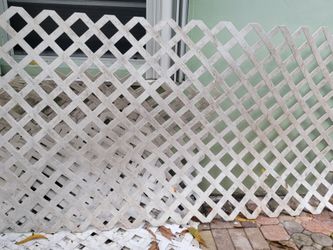 White classic diamond vinyl lattice panel