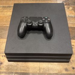 PS4 Pro 1 TB (used)